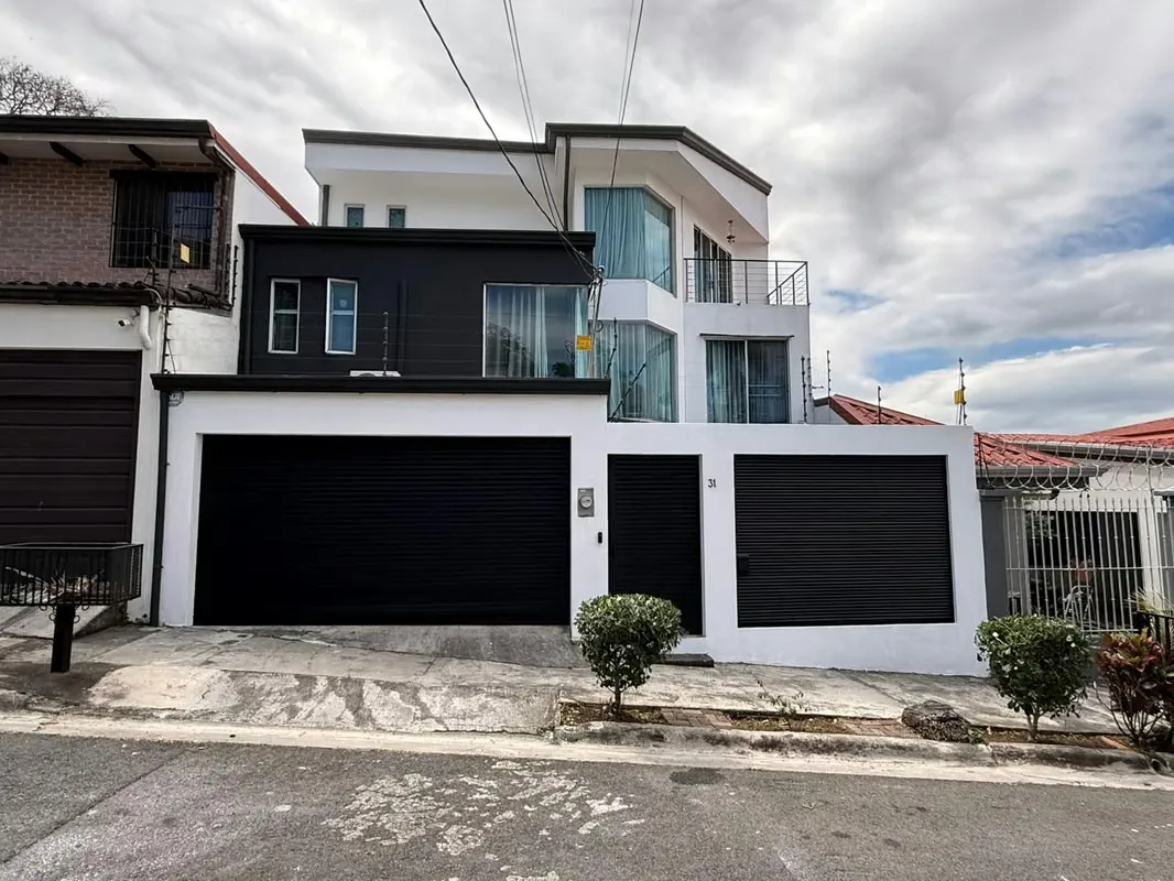 Se Vende Casa en Santa Ana AVL