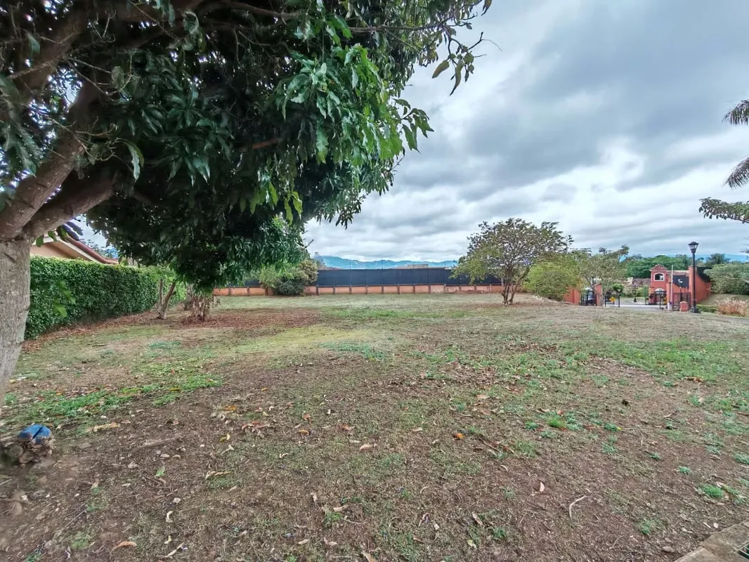 Beautiful corner lot for sale in Pinares. High-end condominium.