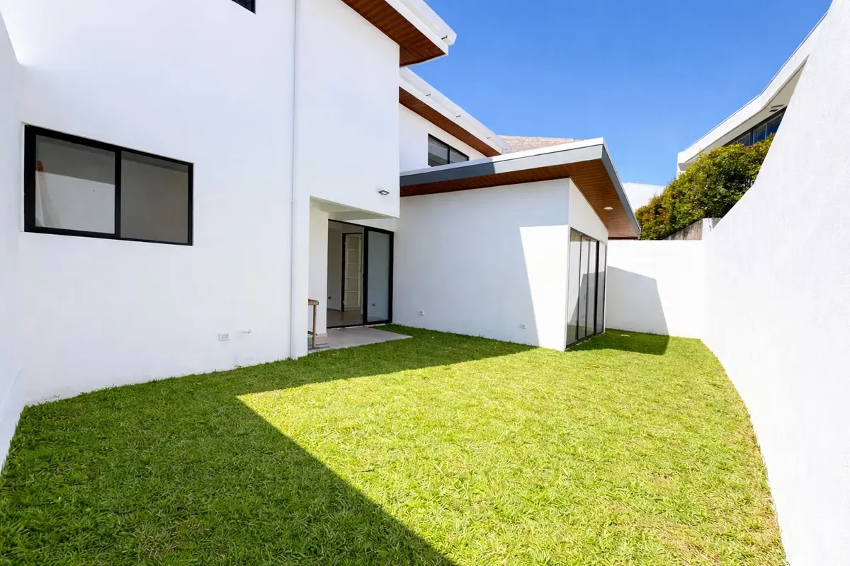 We present you this modern house to premiere in San Juan District, Tres Ríos, designed for those who value comfort, ...