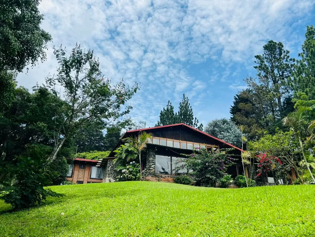 Venta de Hotel de montaña en Heredia