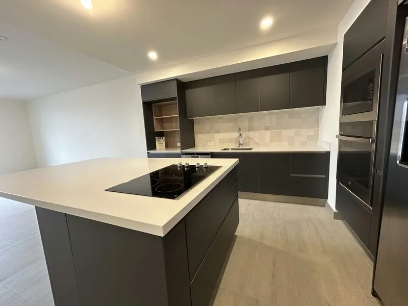 Discover this sophisticated apartment in Rohrmoser, located in one of San José's most desirable and high-value neighborhoods. Its ...