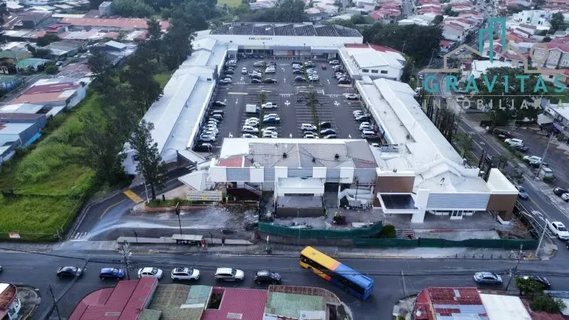 Locales comerciales en Curridabat | Plaza Cristal | 50m2–200 m2 | F 292