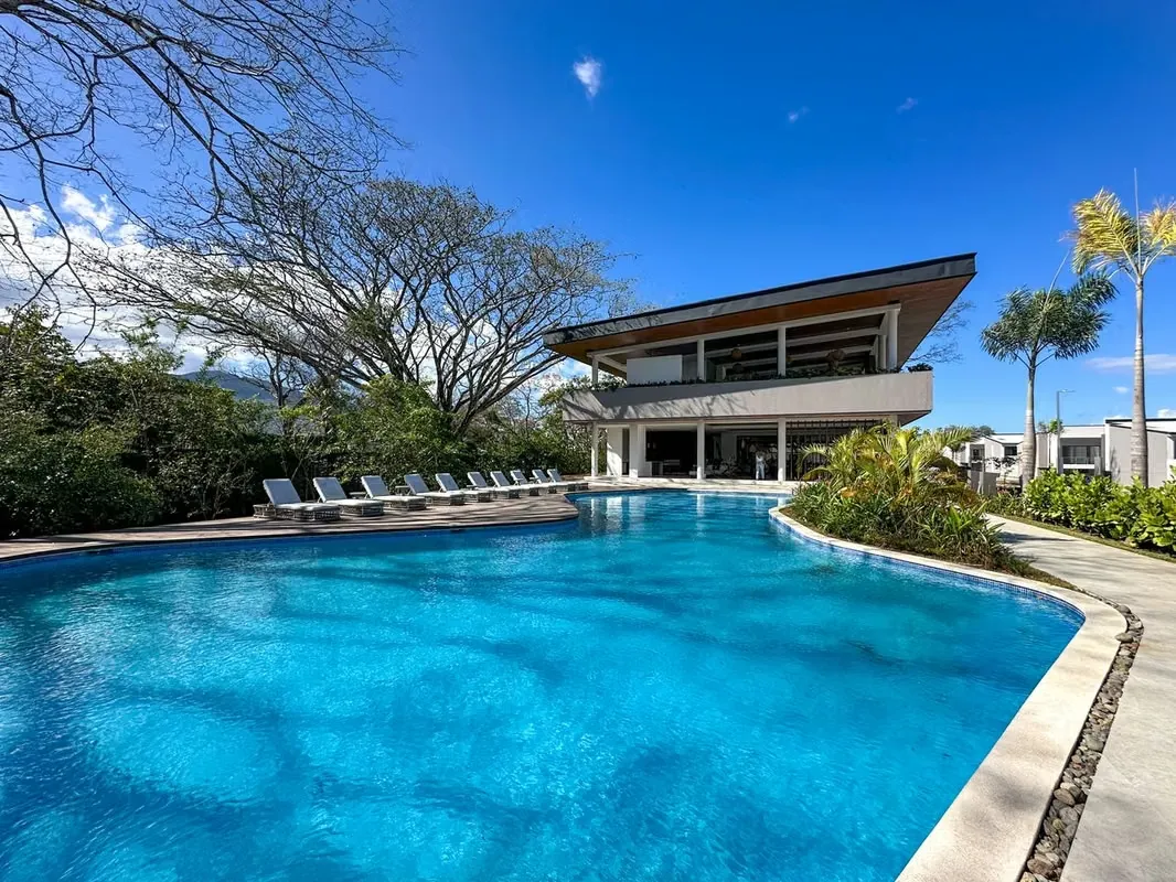ALQUILER DE CASA EN CONDOMINIO LINDORA VILLAGE