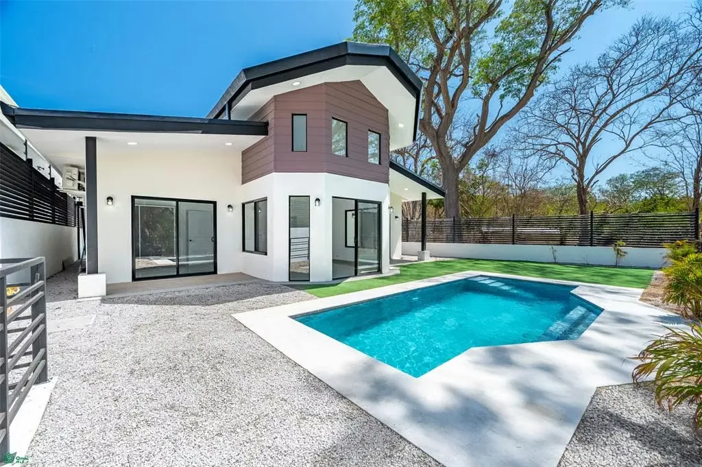 Venta de Casa en Playa Flamingo, Santa Cruz, Guanacaste
