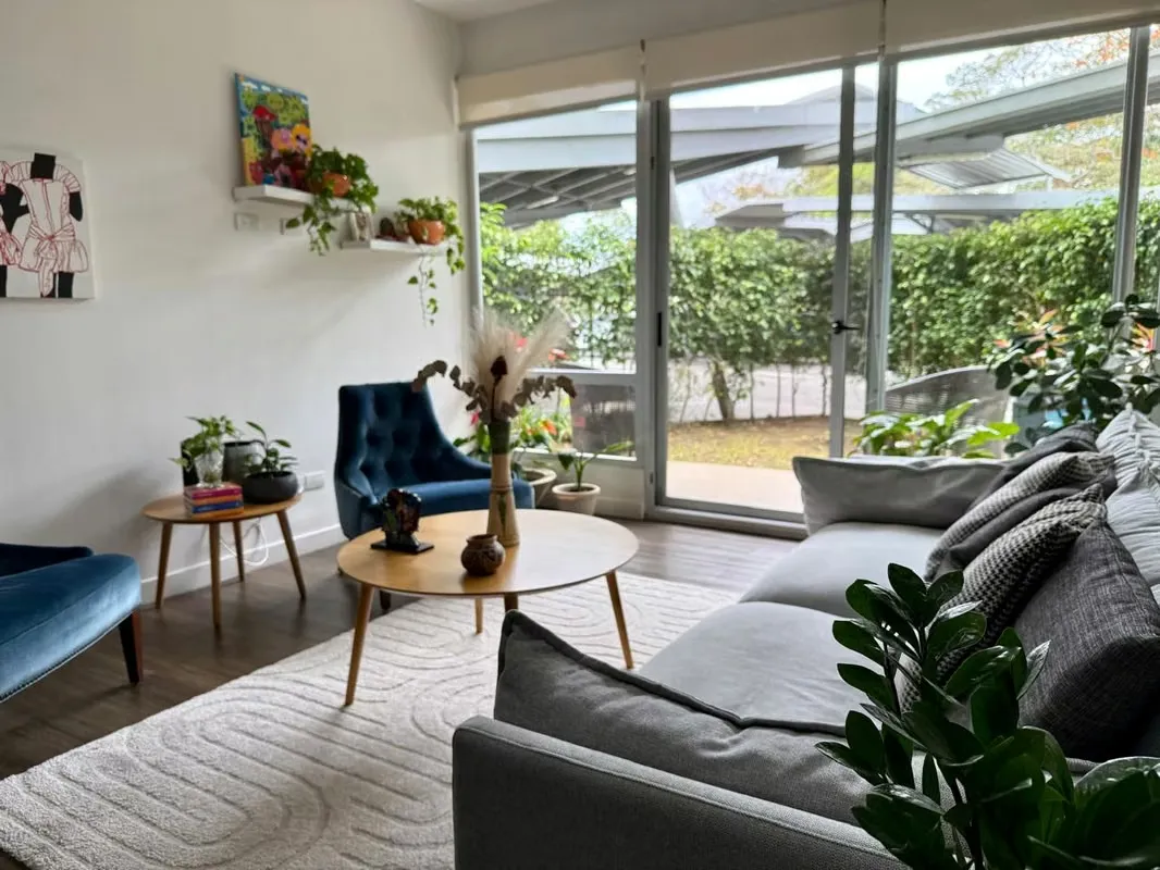 Moderno apartamento en VENTA, Condominio Adriá, Escazú