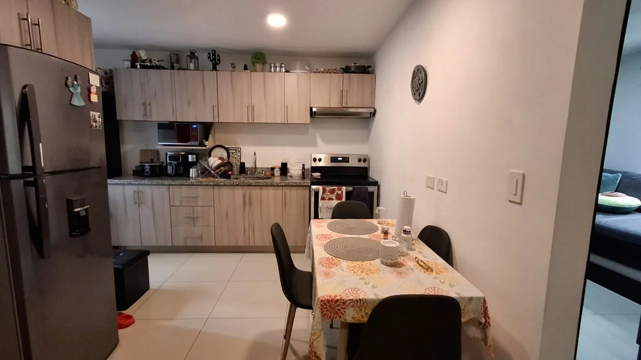 Venta de apartamento en Zapote-Primer piso / GANGA