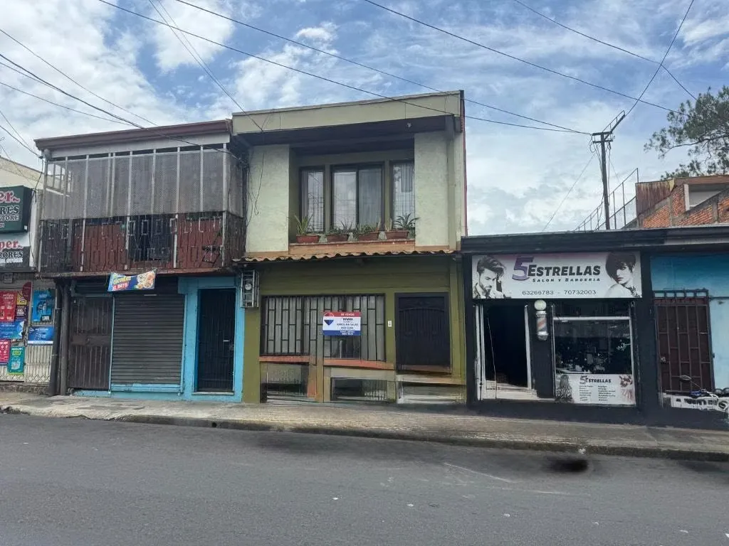 Casa en venta para uso comercial en el centro de Alajuela