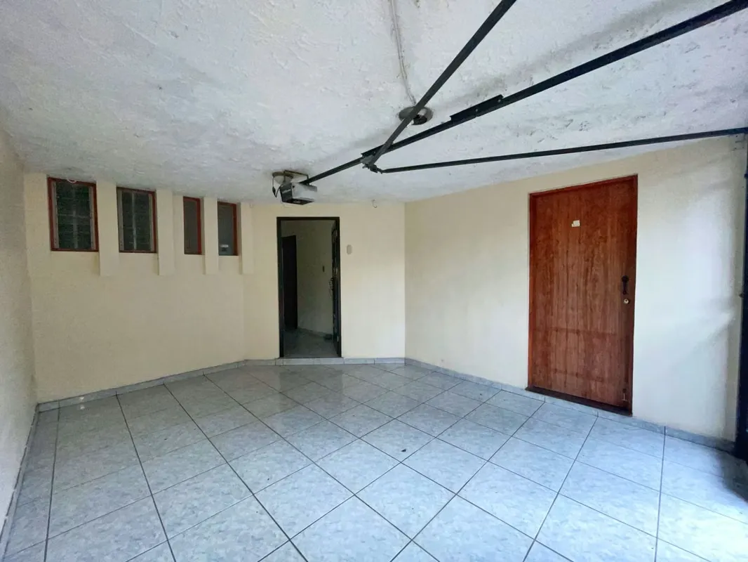 House for sale in Sabana Sur, ideal for remodeling! P502