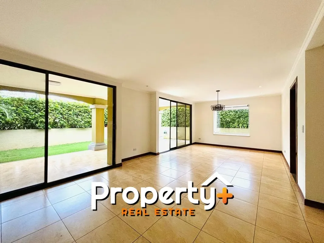 Santa Ana – Beautiful and Spacious Home for Sale Featuring Excellent Finishes