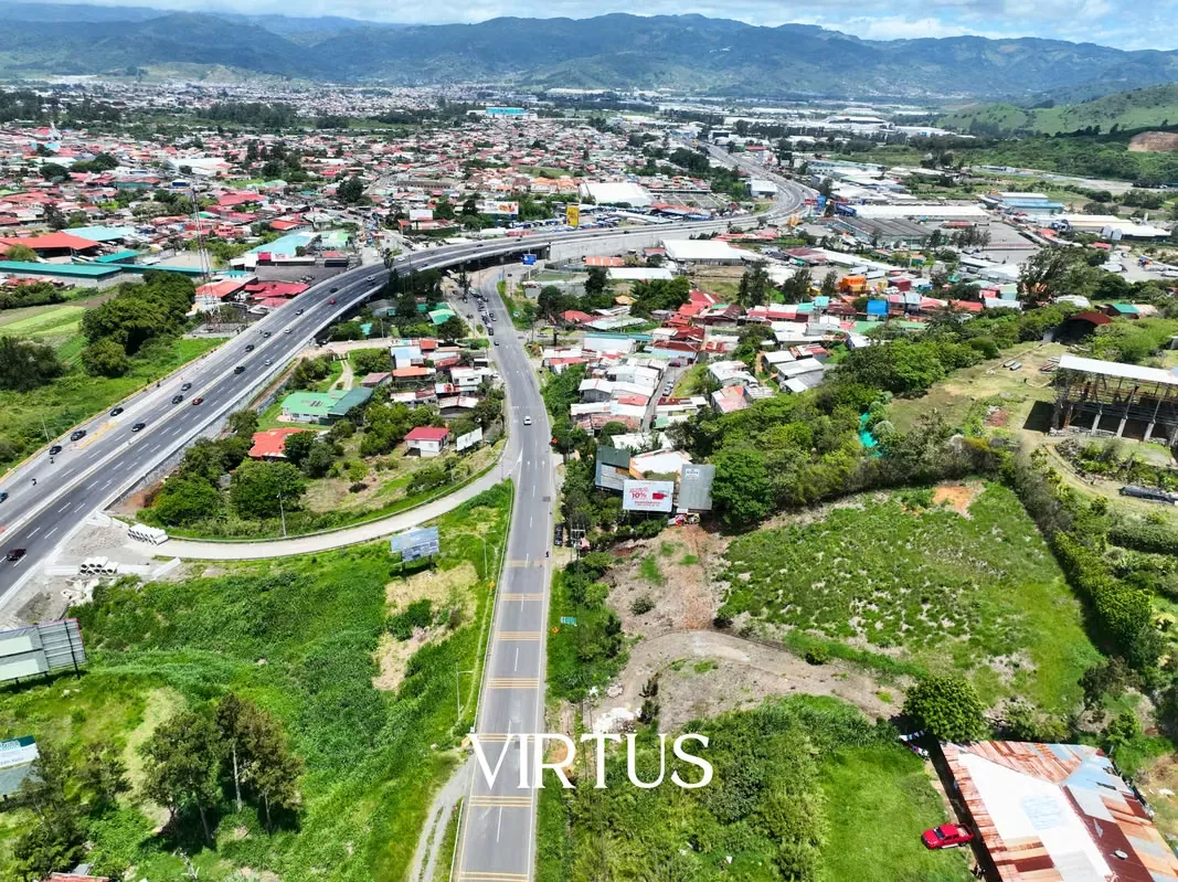 Propiedad Con Acceso Directo a Autopista, Ochomogo 1.1 Ha