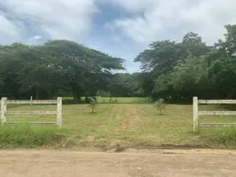Terreno Uso Mixto en Playa Guacalillo, Puntarenas