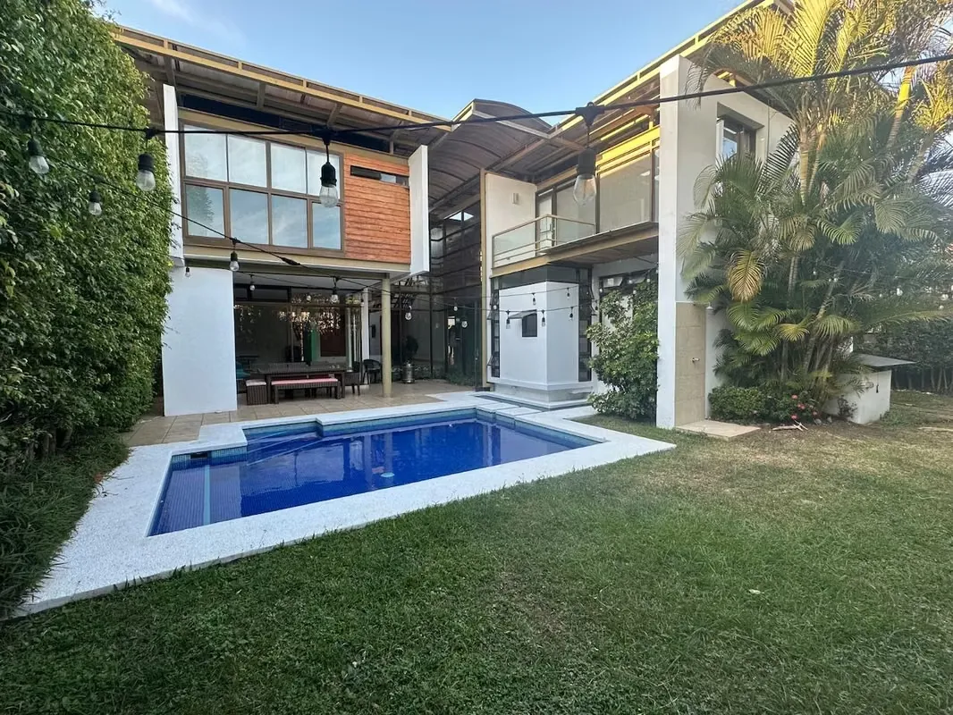 VENTA DE CASA EN VALLE DEL SOL - SANTA ANA
