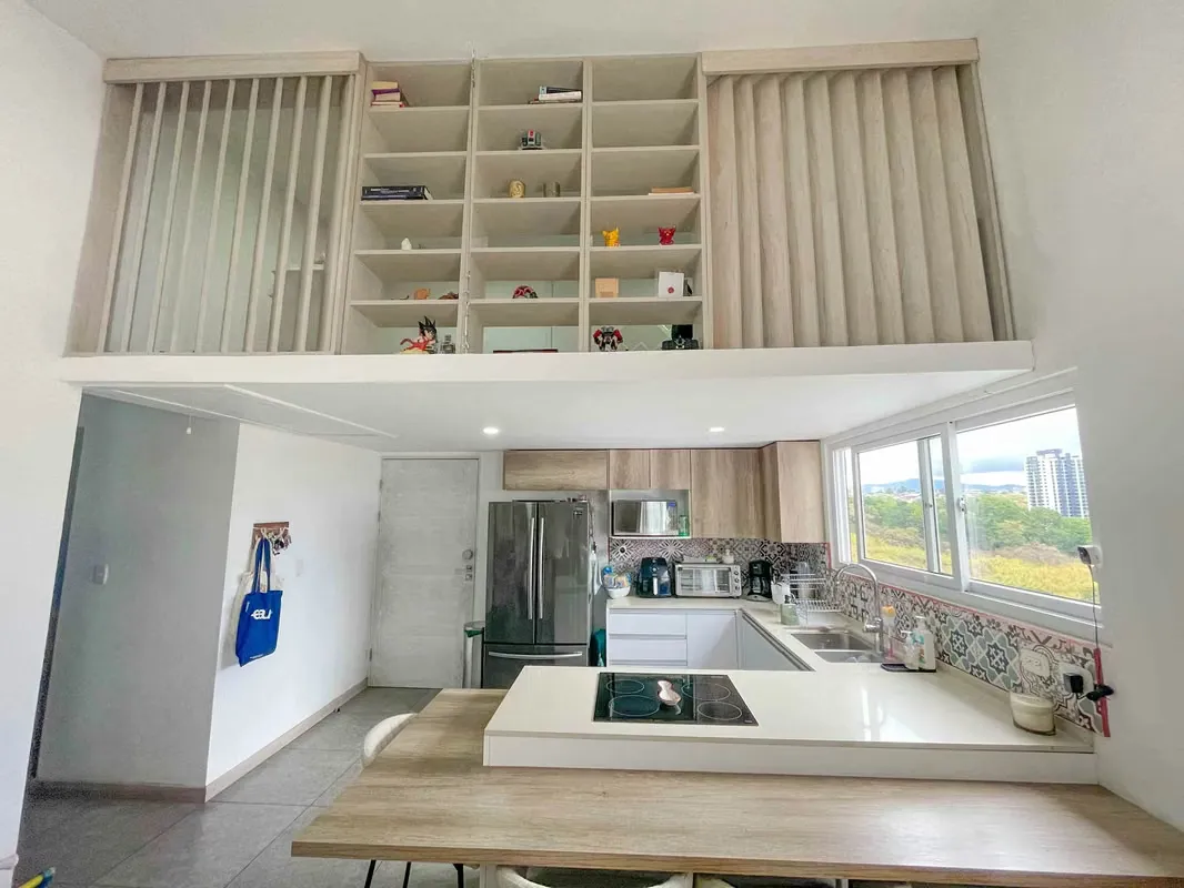 Apartamento con increíble Vista, Amueblado, Ubicación Estratégica (Uruca/Sabana)