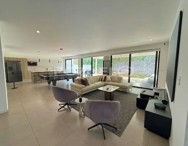 House for sale in Escazu, near La Paco