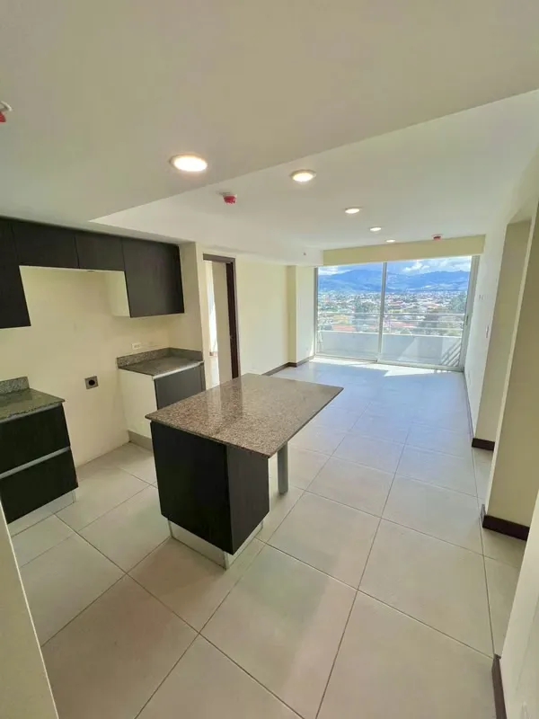 Apartamento en Venta en Torres Los Yoses | 3 Hab | Piso 5 con Vista Sur | Frente a Automercado