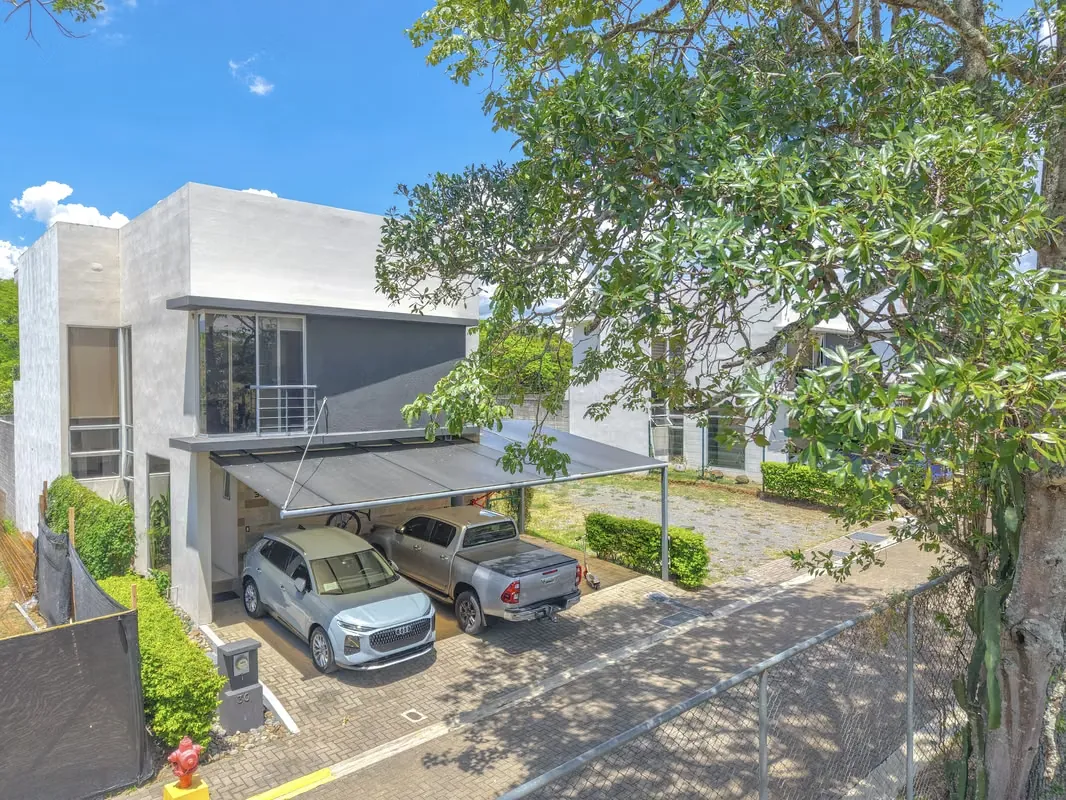 Modern house for sale - 124; La Guátima Condominium