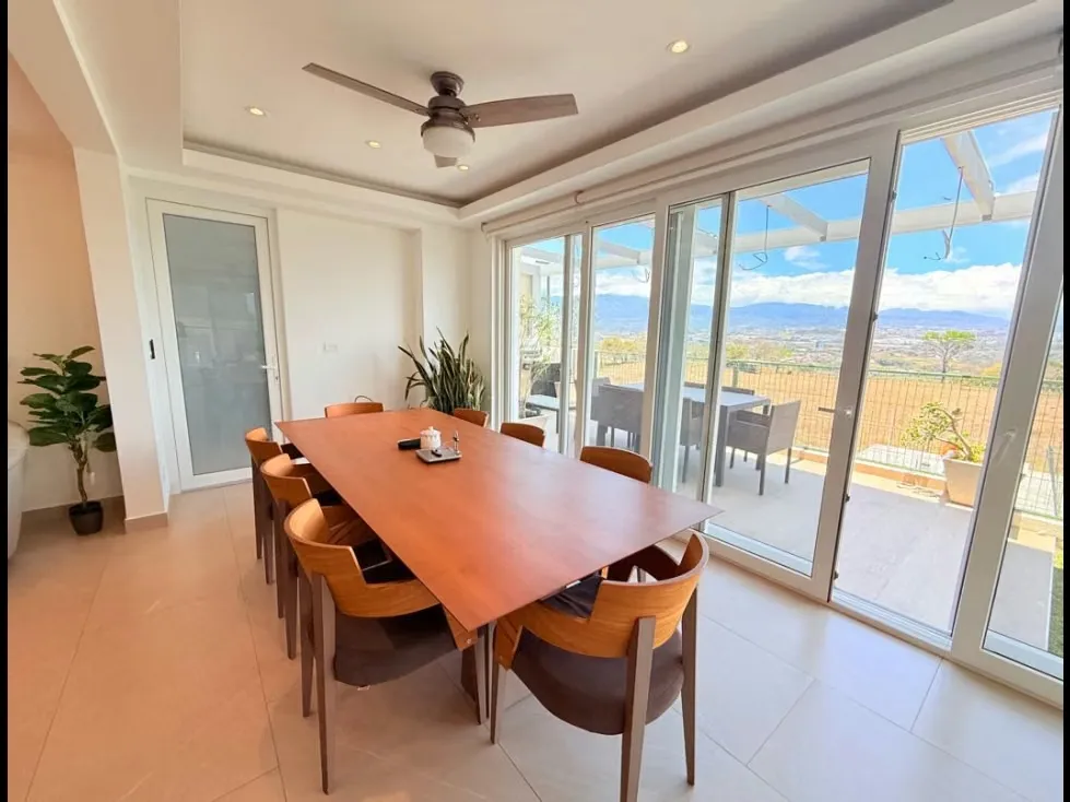 Casa en Venta Guachipelin Norte