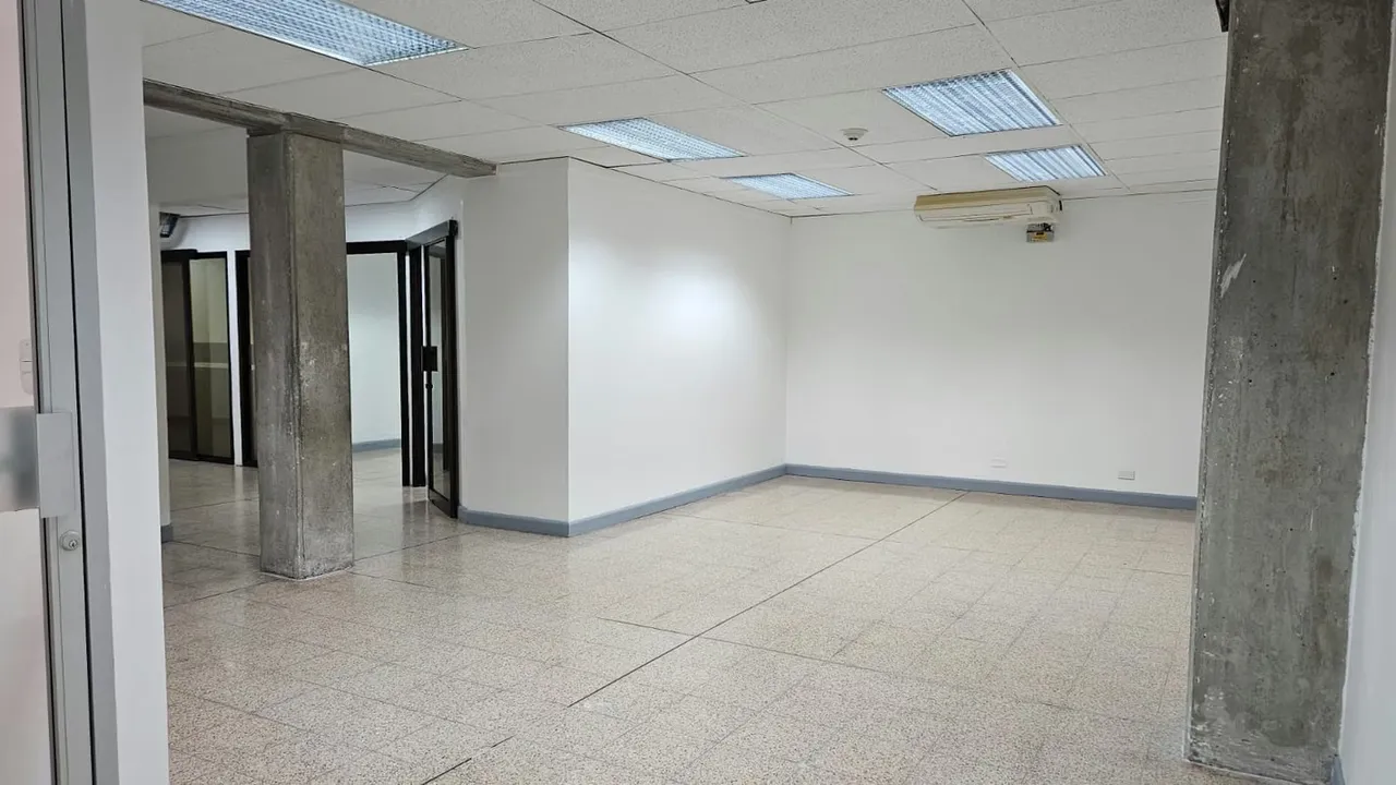 Alquiler de oficina - SABANA SUR