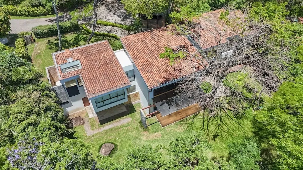 Casa de Lujo en Venta y Alquiler en Condominio Montaña del Sol, Piedades de Santa Ana