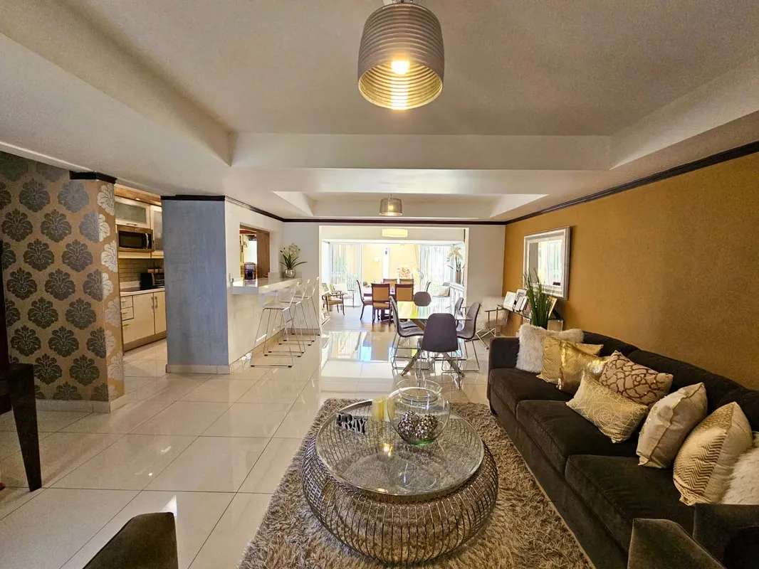 House for Sale with Maid’s Quarters, Spacious and Bright