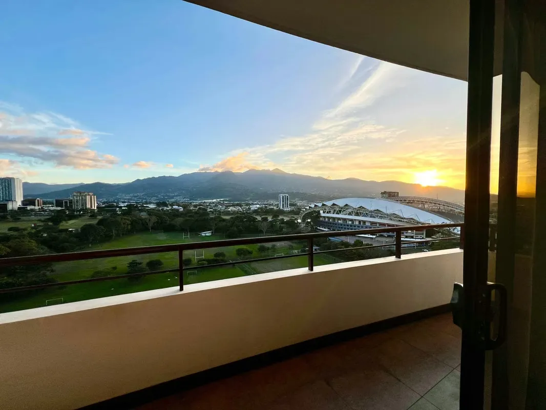 ALQUILER DE APARTAMENTO CON VISTA EN LA SABANA