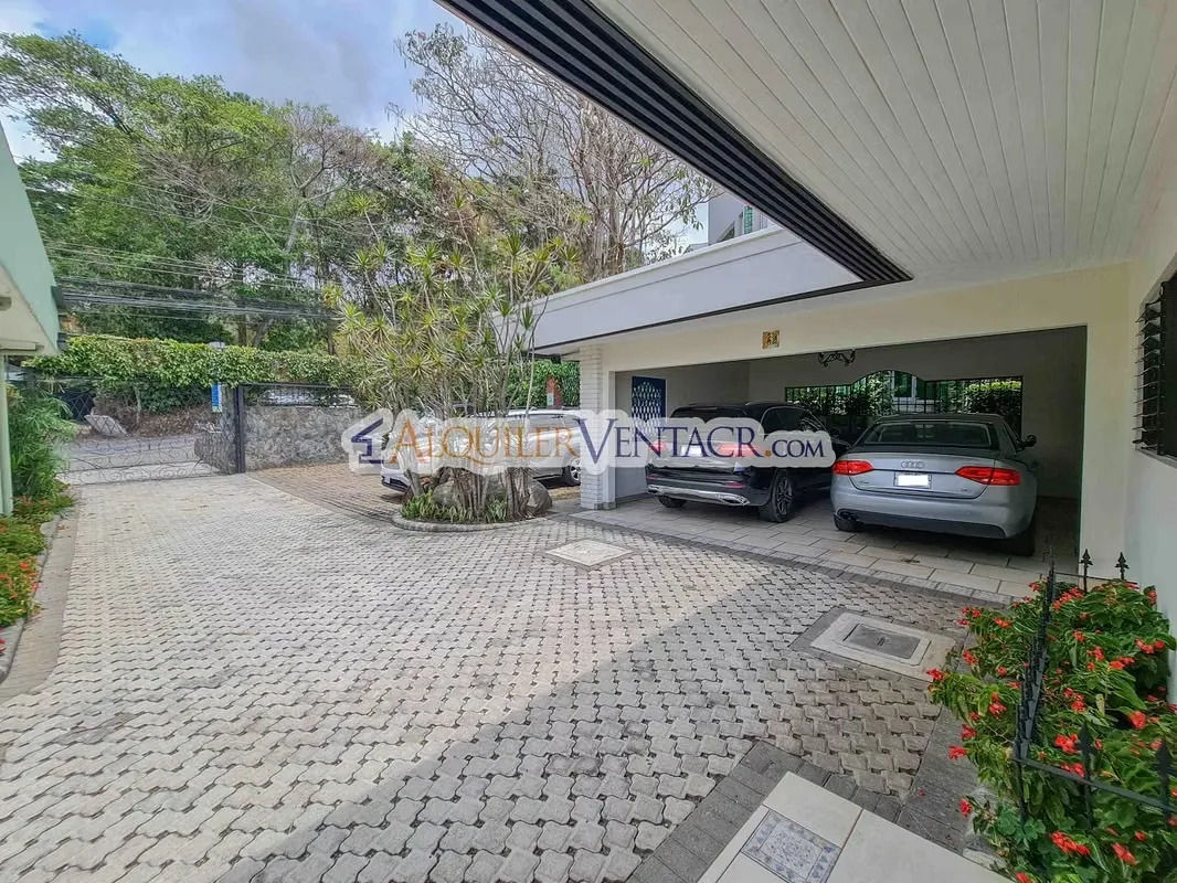 For Sale – Mixed-Use Property in San Rafael of Escazu