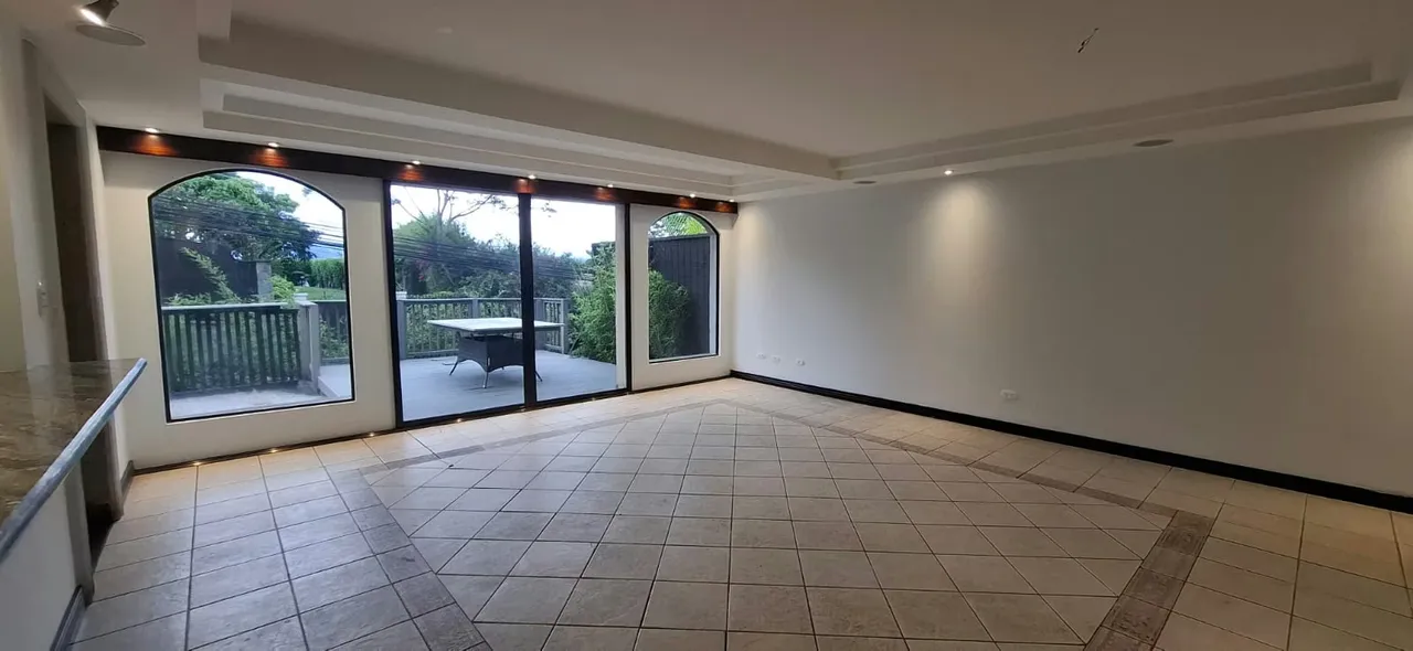 Location: Laurels de Escazú, one of the most exclusive and secure sectors in the ...