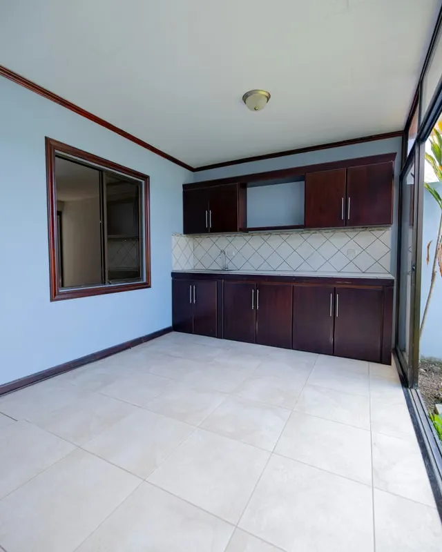 Venta de casa de una planta - Lomas de Ayarco, Curridabat
