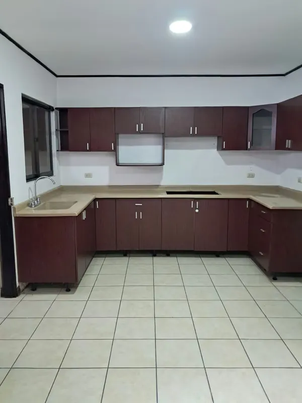 House for sale in Tres Rios, 1 floor in residential area