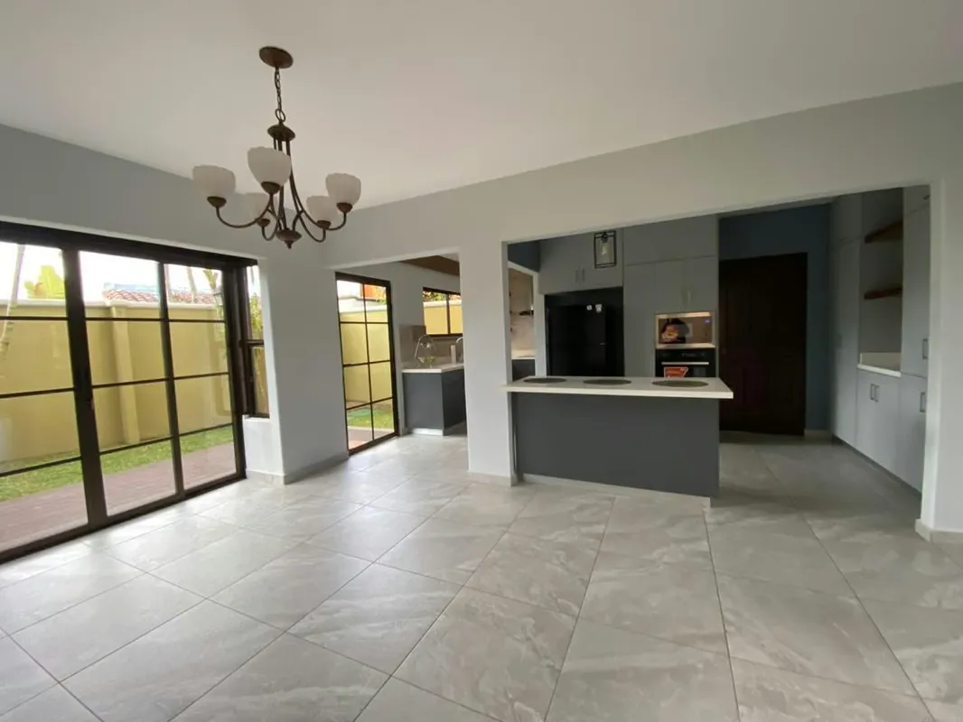 Casa 100% Remodela en Condominio Lomas de Granadilla, Curridabat