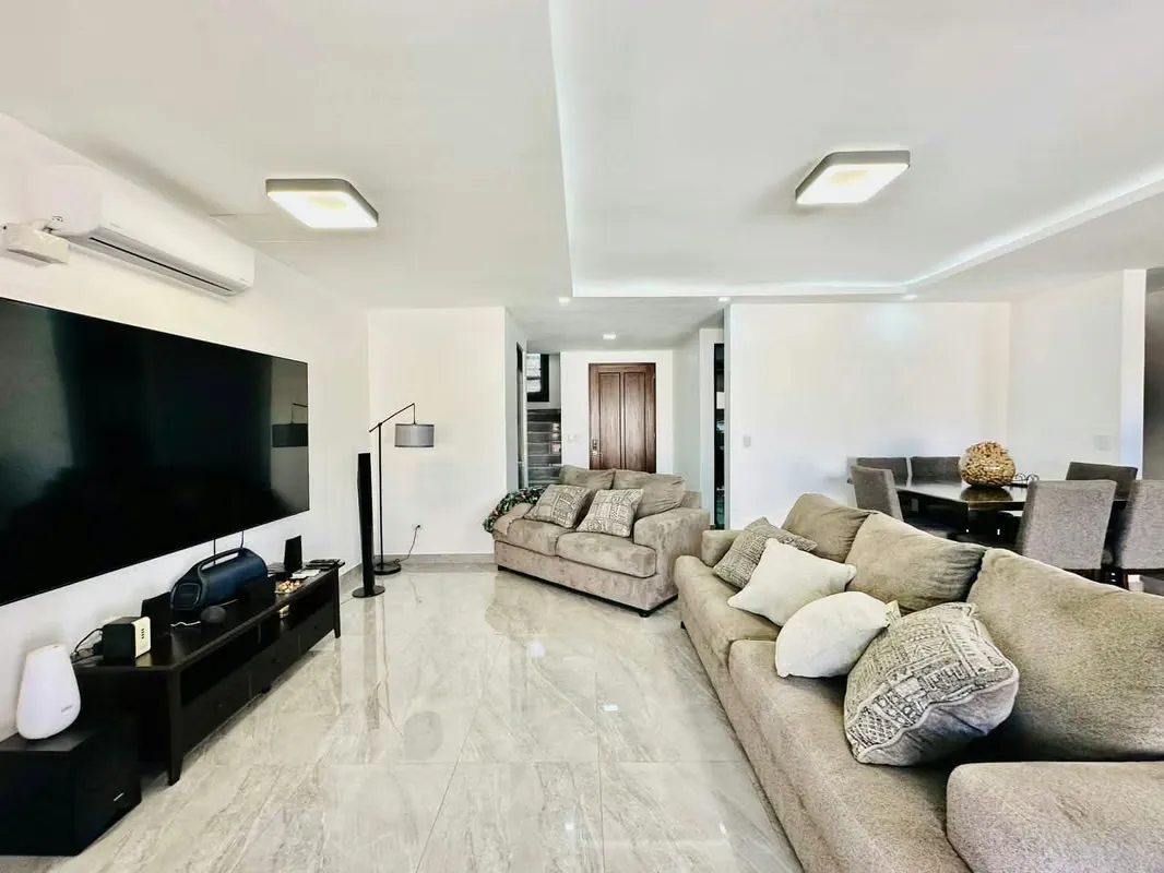 Venta de Exclusiva Casa en Condominio en Guachipelín Norte, Escazú | Amplios Espacios y Amenidades