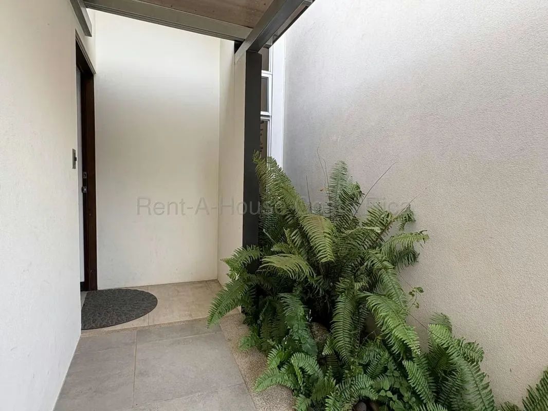 Discover the comfort and harmony of living in a beautiful house on a level located in an exclusive condo in Rio Oro de Piedad, Santa Ana.