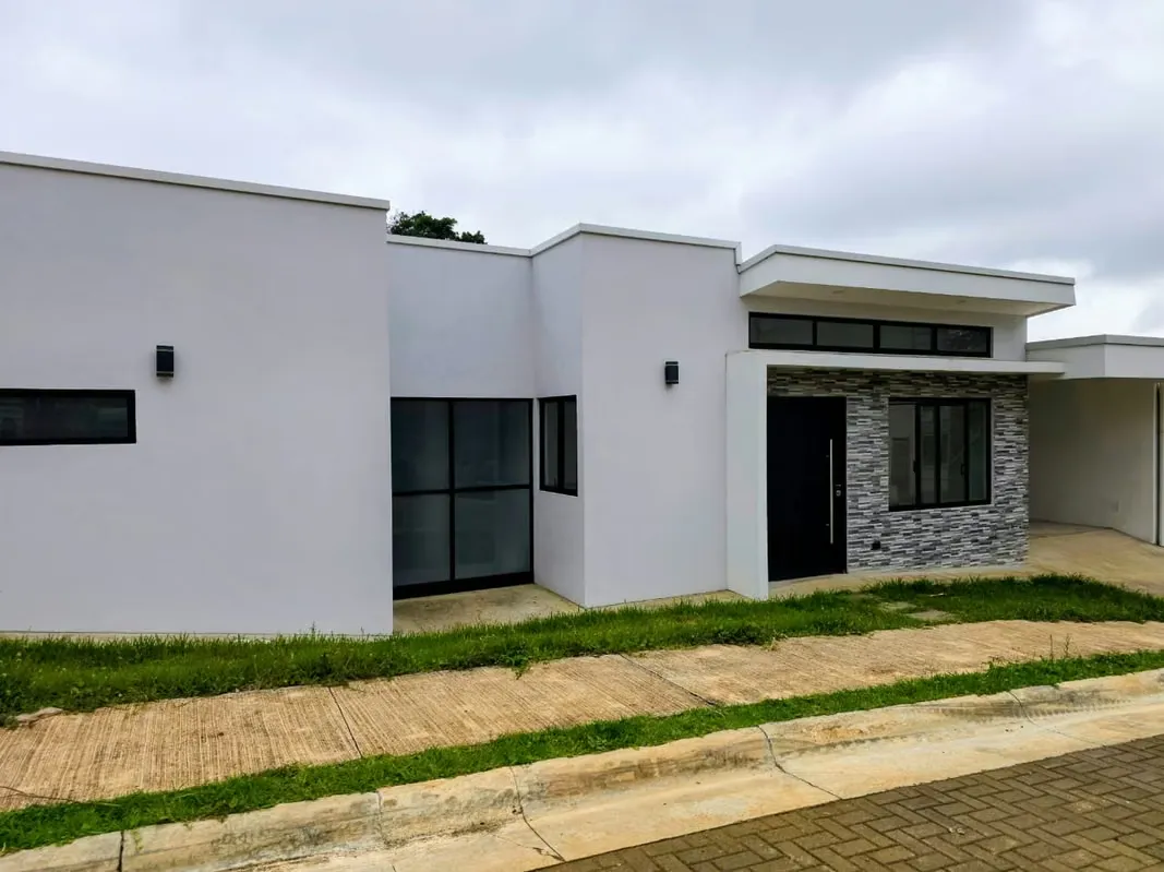 Gran oportunidad: Hermosa Casa de Un Piso en Escazú con Amenidades, Seguridad y Confort