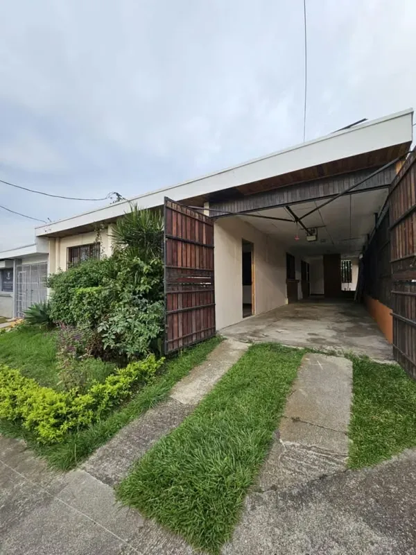 Mixed use house for rent in Rohrmoser.
