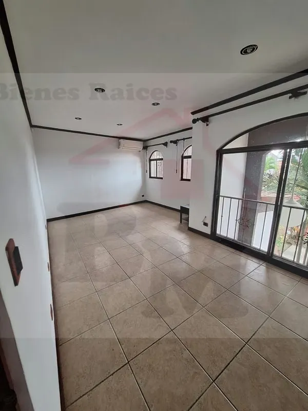 For Investment. Beautiful and very Spacious House in Mercedes Sur de Heredia
