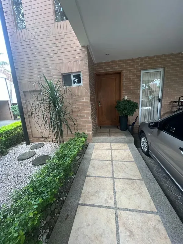 Discover comfort, functionality, and an exceptional location in this beautiful three-level condominium, ideally situated in the heart of Santa Ana, one of Costa Rica’s most ...