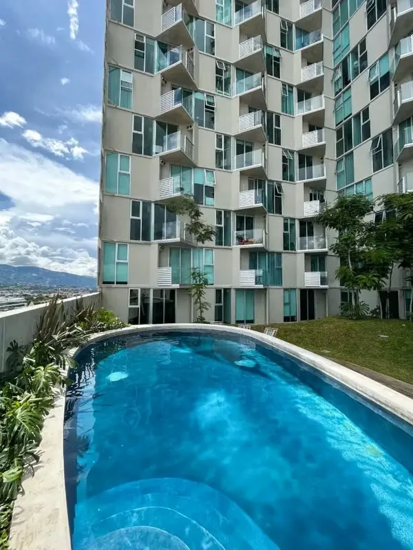 Se Alquila Apartamento en Torre Secrt de La Sabana