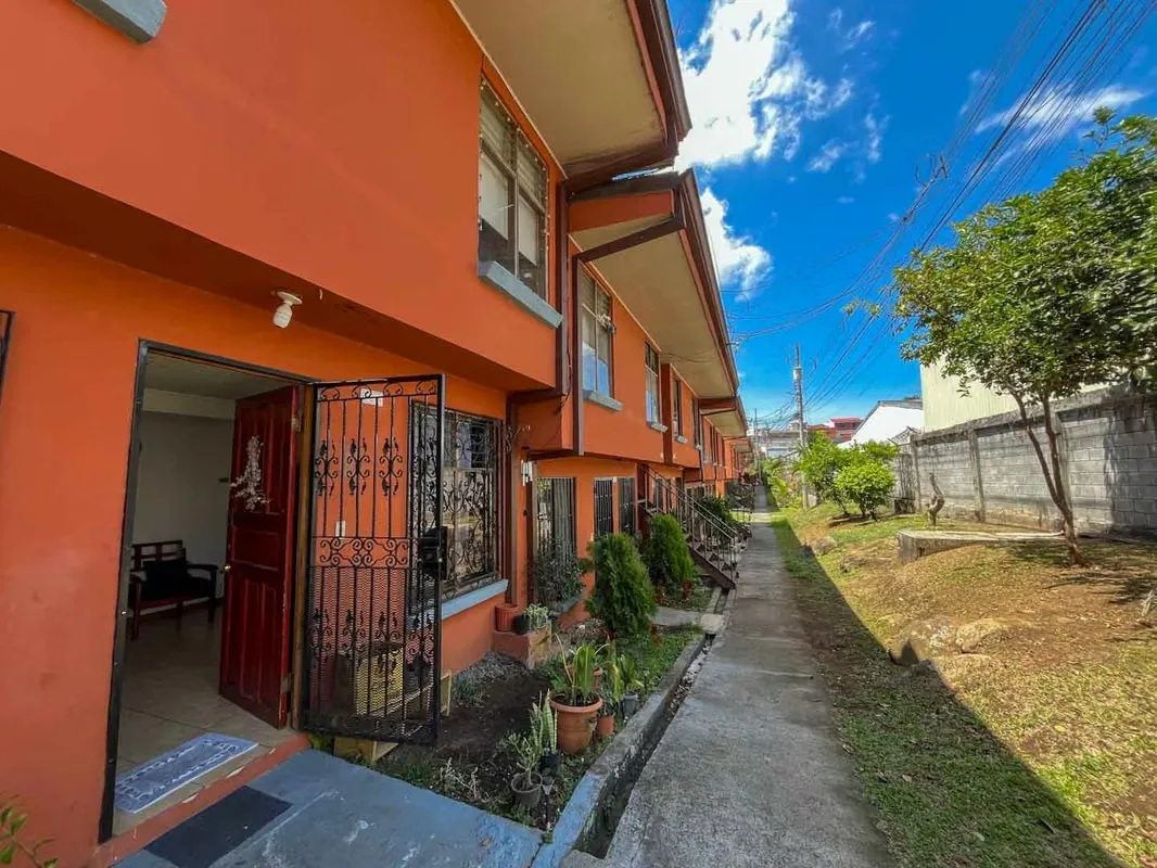Take advantage of this excellent investment opportunity in San Rafael Abajo. This condominium apartment stands out for its extraordinary price and for currently being ...