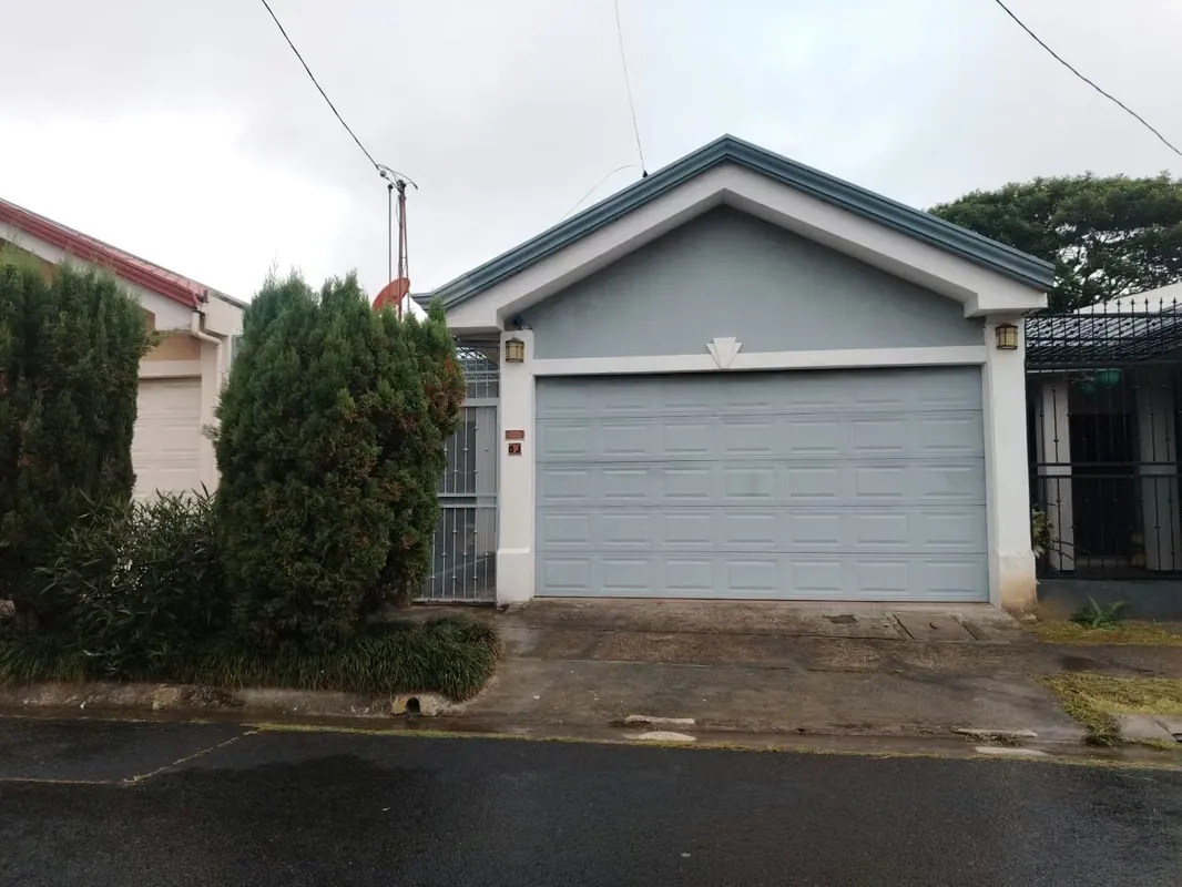 Se vende casa de una planta en Concepción de Tres Ríos. P.P