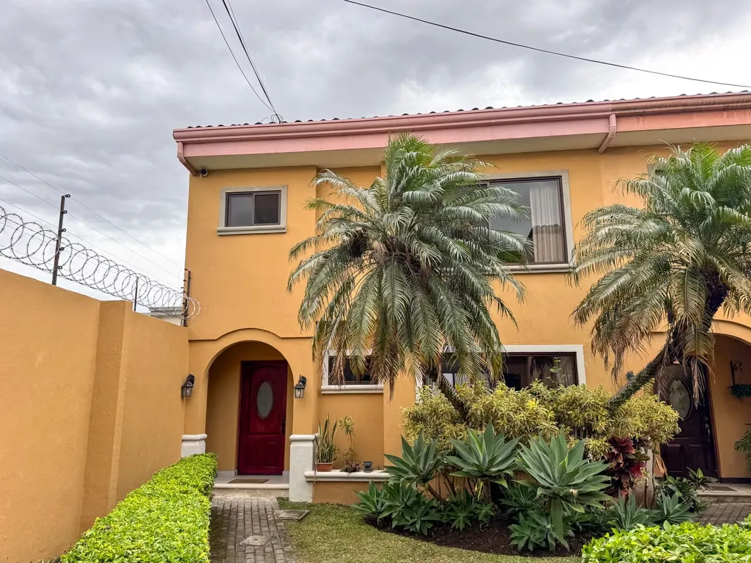 VENTA DE CASA EN GUACHIPELIN REMODELADA - PINAR DEL RIO