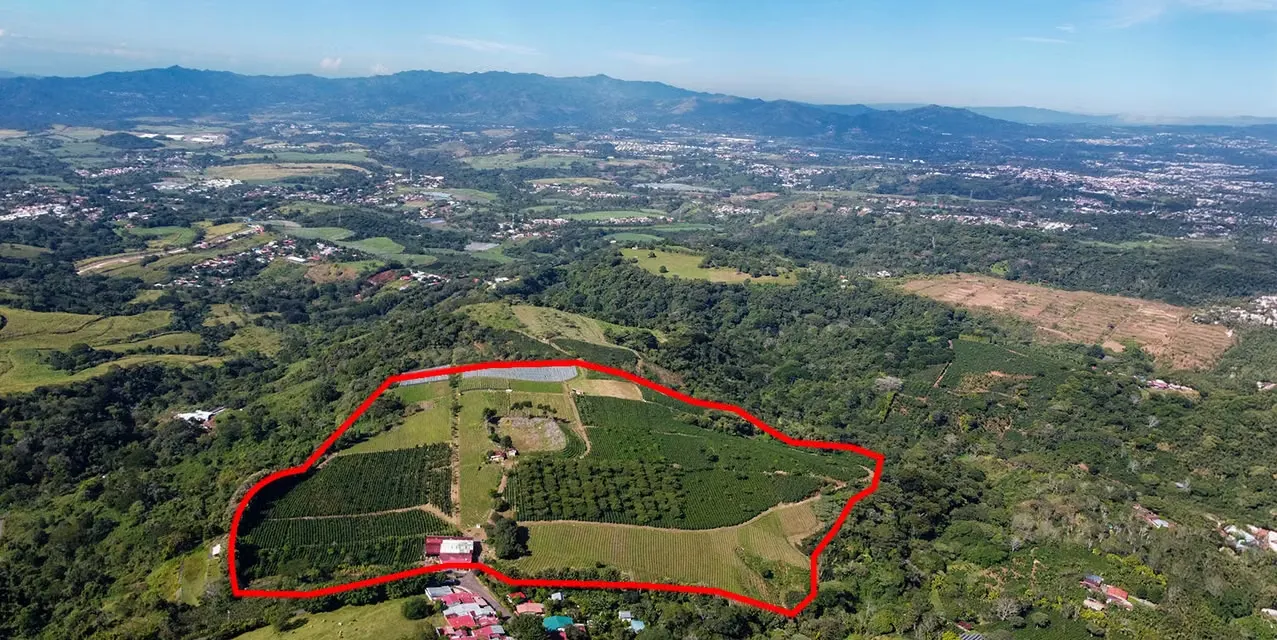 Finca Vistas del Valle en Poás