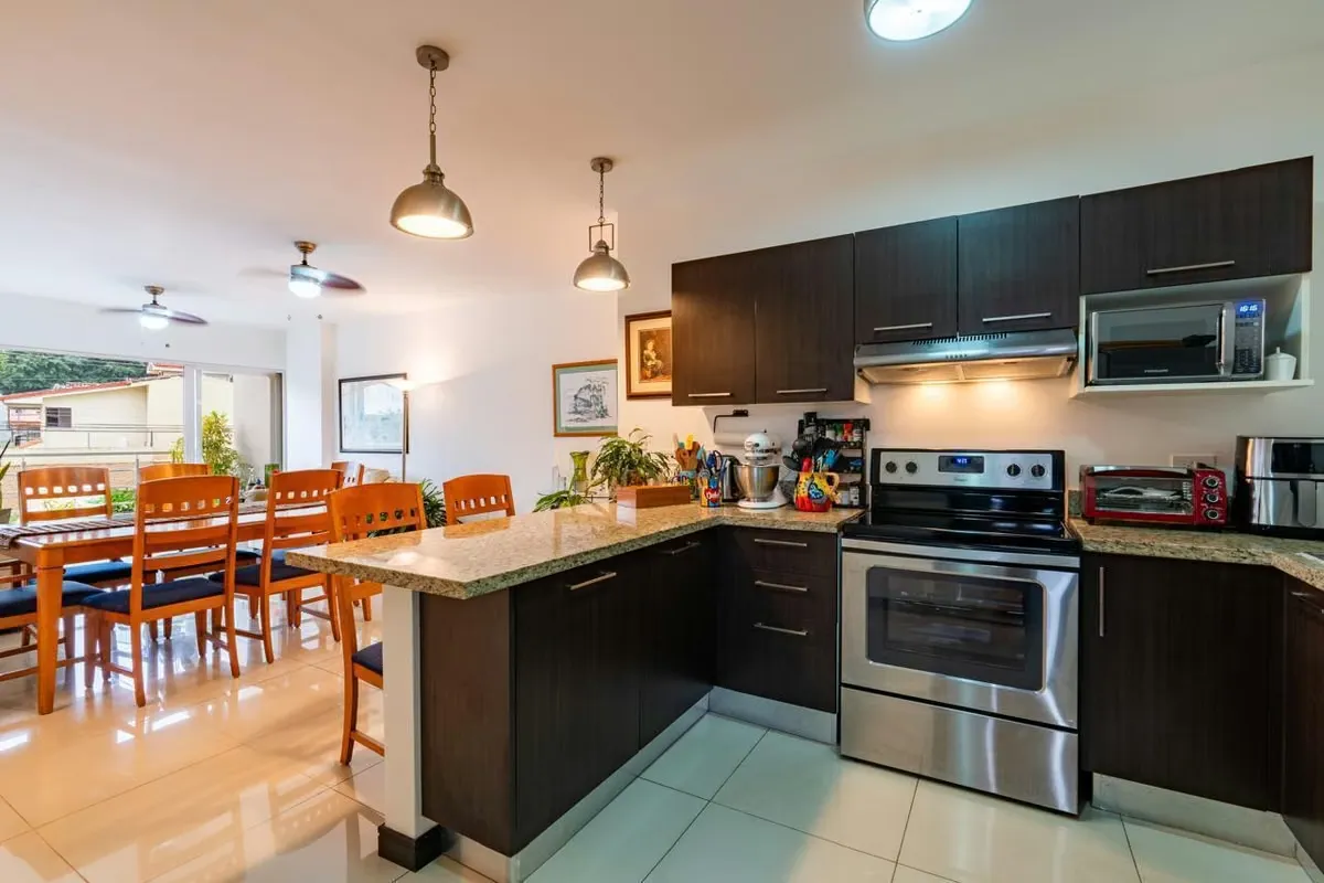 Modern apartment located in one of the most convenient areas of Santa Ana, with excellent access to shops, restaurants, and ...