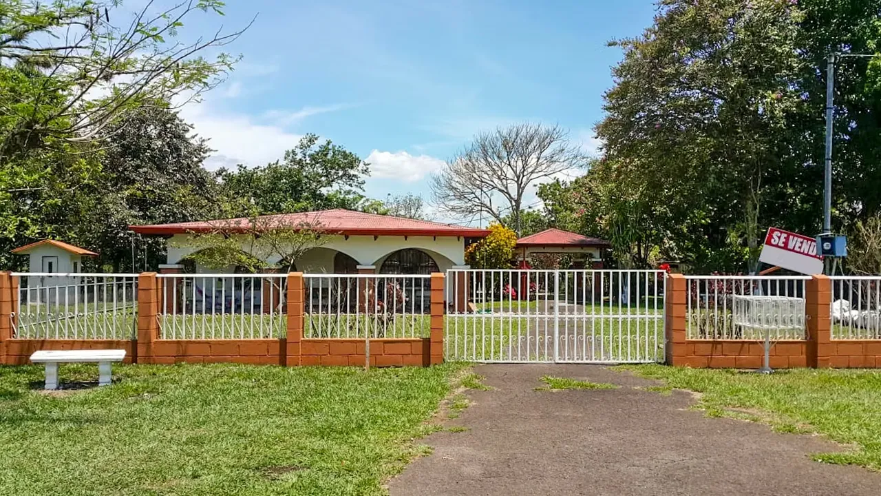 Venta propiedad frente a calle principal, La Garita, Alajuela. (FAU)