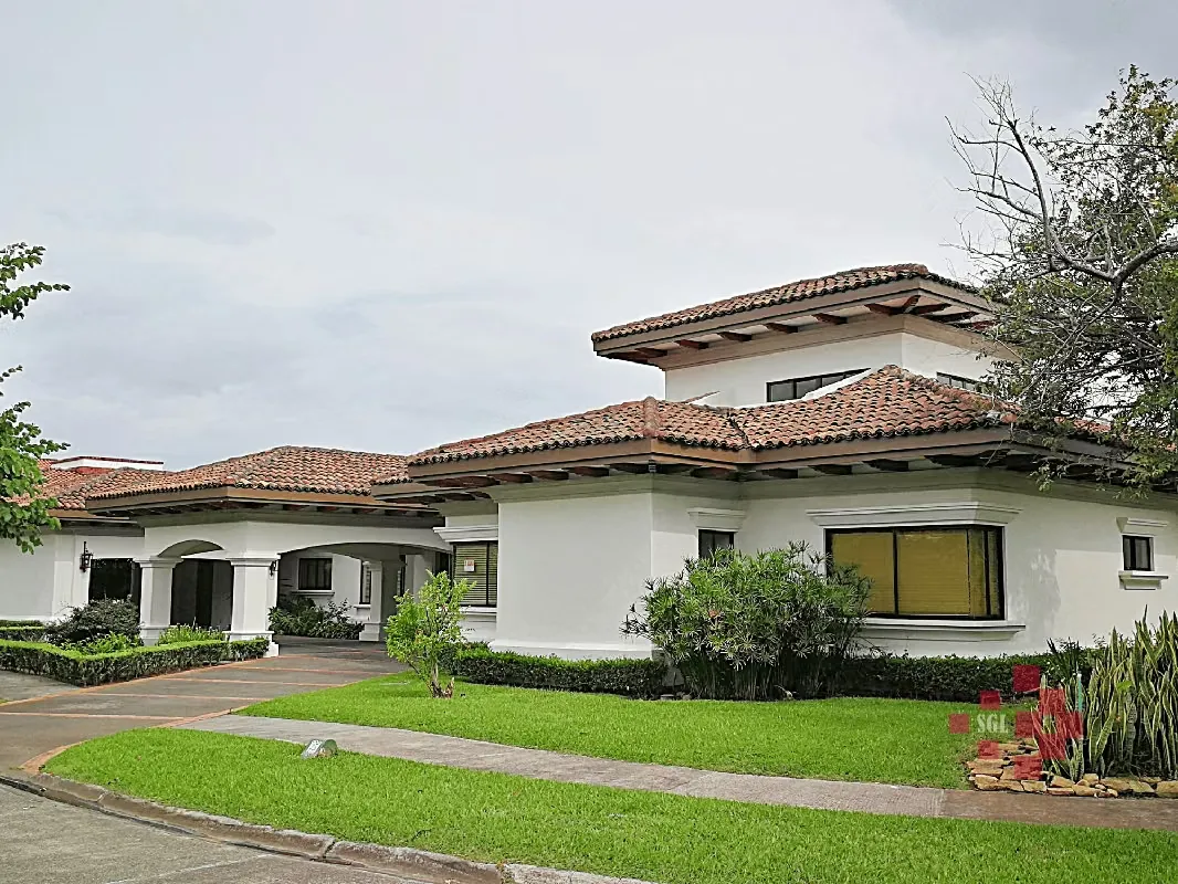 Casa de una planta en venta, Santa Ana, Lindora