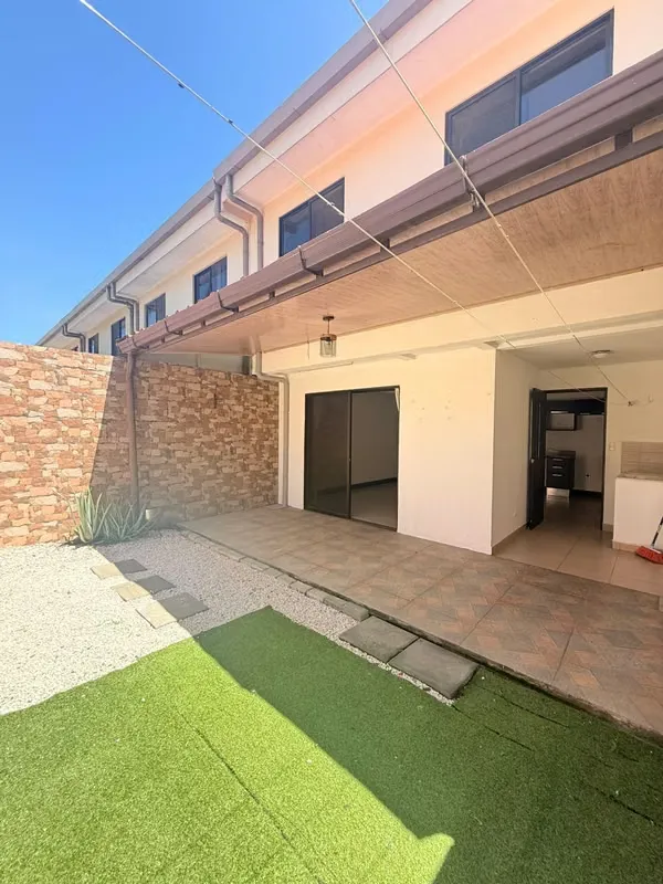 CASA EN VENTA EN CIUDAD COLON SANTA ANA