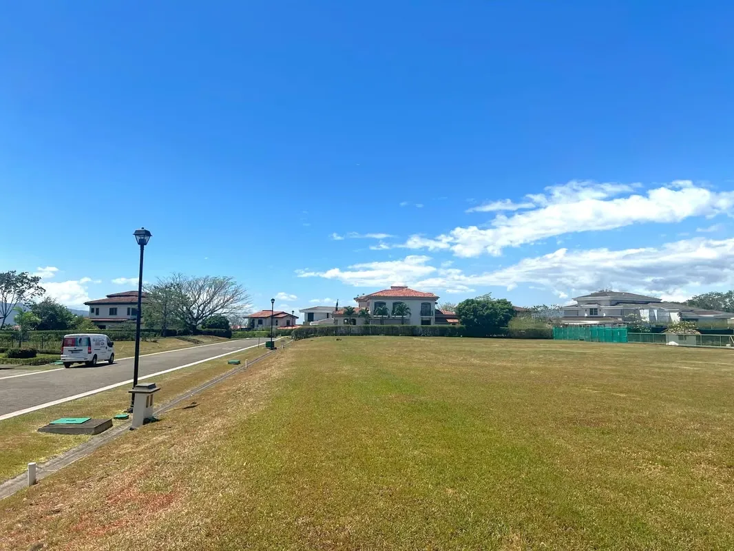 VENTA DE LOTE EN LOS REYES, GUÁCIMA, ALAJUELA