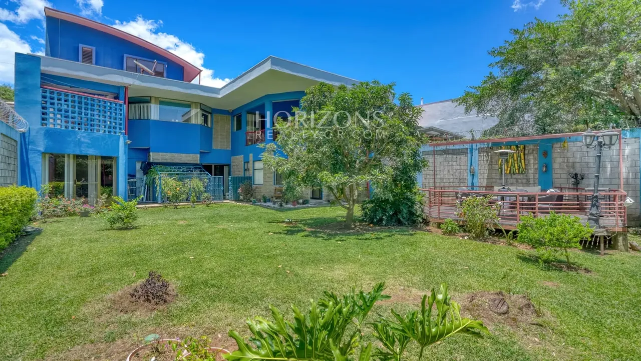 Casa con Amplio Jardín Residencial Sierras de La Unión Vista a Montañas NJA1281