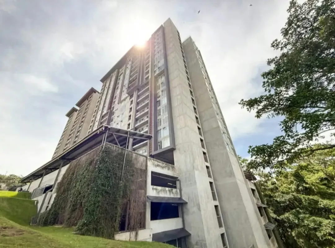 Apartment for Sale in Azenza Condominium, La Uruca – 1 Bedroom – Premium Amenities – Prime Location