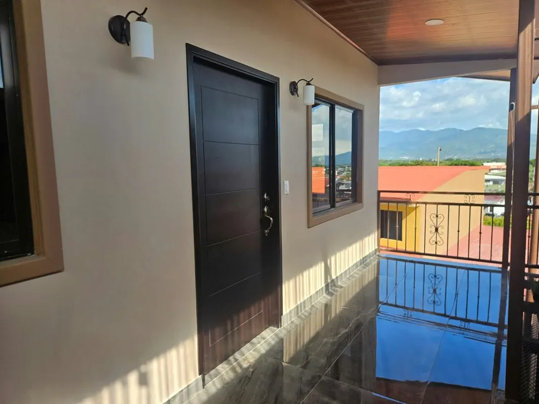 Modern new apartments are rented to premiere with the following features: