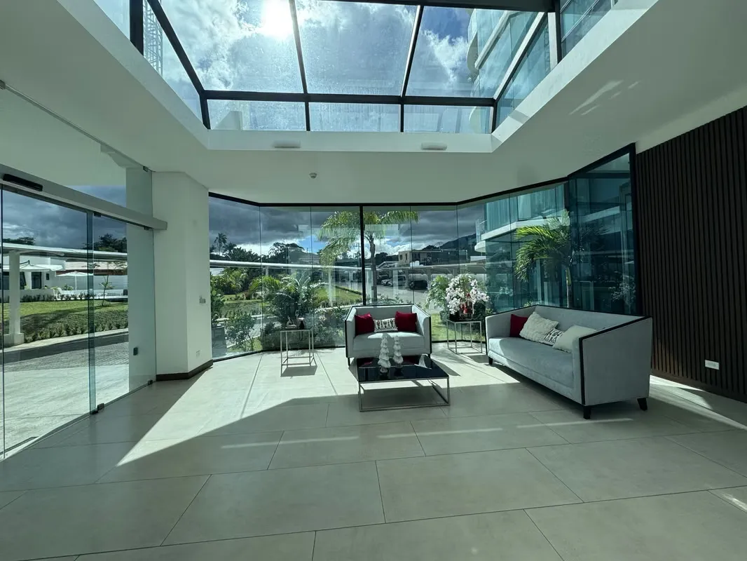 VENTA DE APARTAMENTO NUEVO EN SAN RAFAEL DE ESCAZÚ .